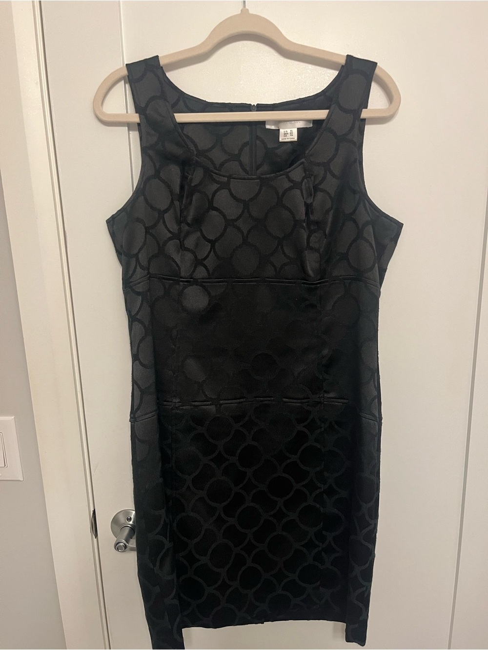 Classic Black Sleeveless Sheath Dress